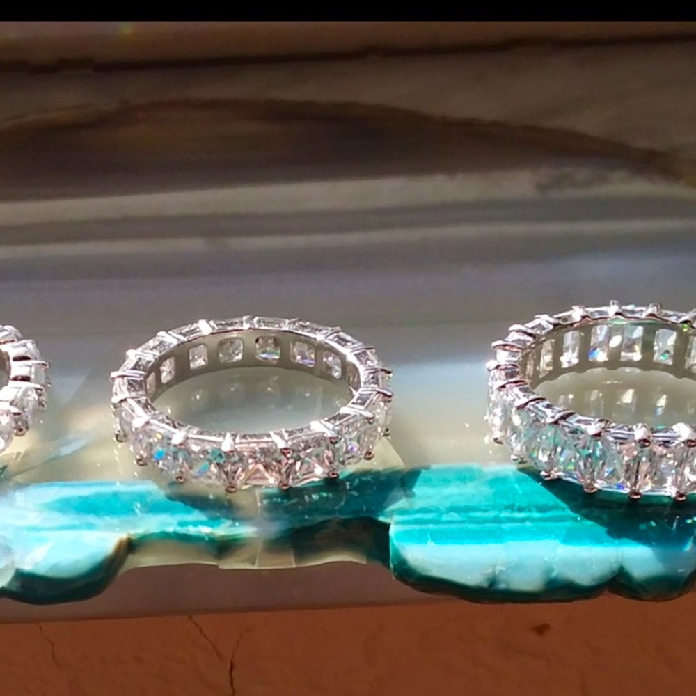 ✨SALE Superior cut, beautiful 3 different Swarovski Crystal rings So much shine! - Picture 3 of 5